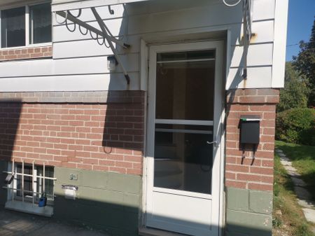 For Lease - 22 Buena Vista Avenue Unit# Lower unit, Toronto, Ontario - Photo 3