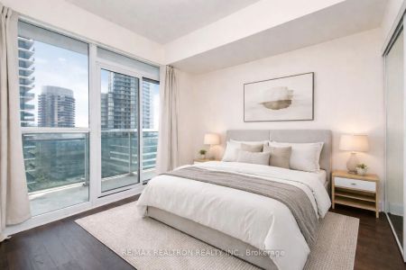 33 Shore Breeze Drive #1706 - Photo 4