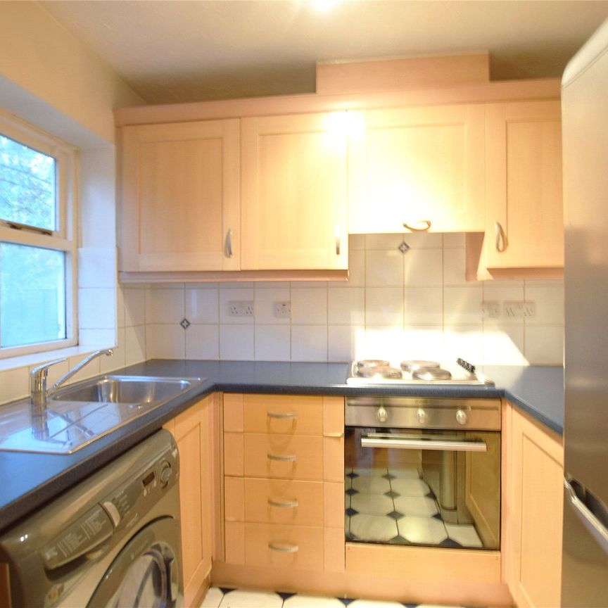 Friendship Way, Bracknell Friendship Way, Bracknell - Photo 2