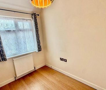 3 bedroom flat to rent - Photo 5