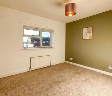 2 bedroom end of terrace house to rent - Photo 4