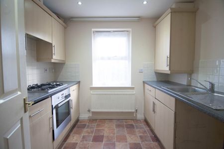 Price £1,550 pcm - Available 07/07/2025 - Part Furnished - Photo 3