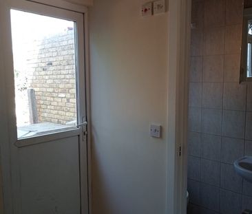 Studio Flat, Peterborough Road, HA1 - Photo 3