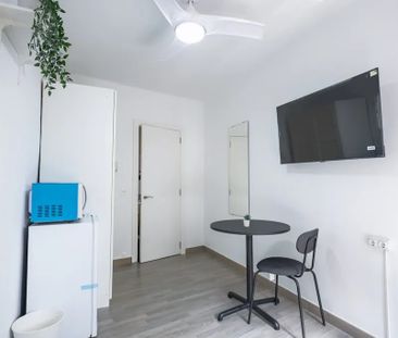 Via Favència, Barcelona, Catalonia 08042 - Photo 3