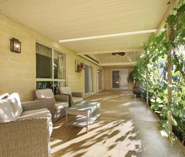 Executive Golf Course Residence in Prime Wodonga Location - Photo 5