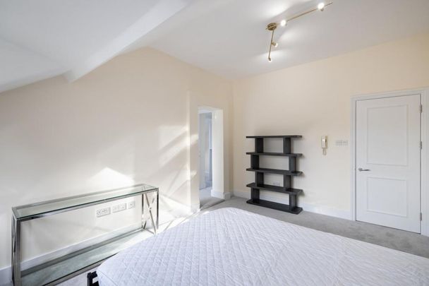 3 bedroom flat to rent - Photo 1