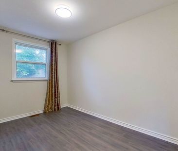 For Lease - 140 Cherrywood Drive Unit# MAIN, Newmarket, Ontario - Photo 3