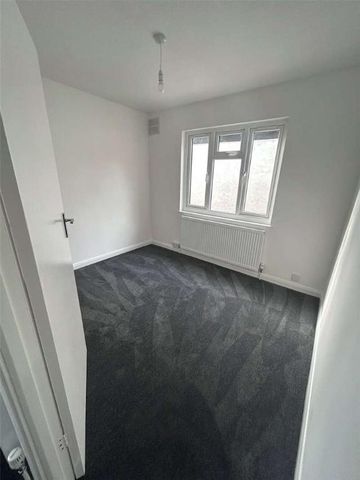 Acacia Drive, Southend-on-sea, Essex, SS1 - Photo 5