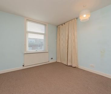 2 Bedroom - Photo 3