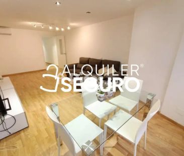 Piso en alquiler en Centro - Photo 2