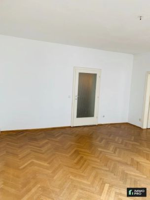 Nette 2-Zimmer-Altbauwohnung mit Balkon in der Mandellstraße - zu vermieten! - Foto 1