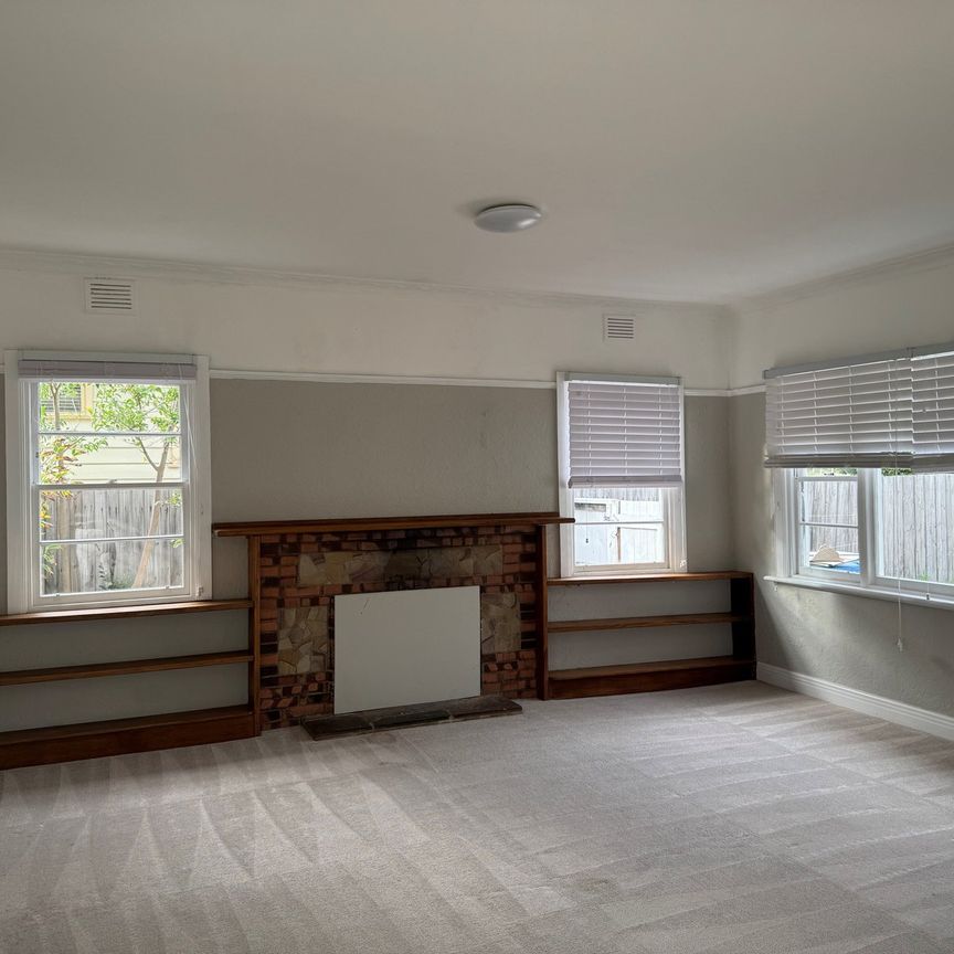 Relaxed Bayside living in Charming 3-bedroom home - Photo 1