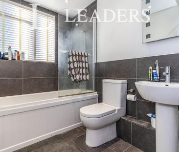 1 bedroom in a house share to rent - Photo 4