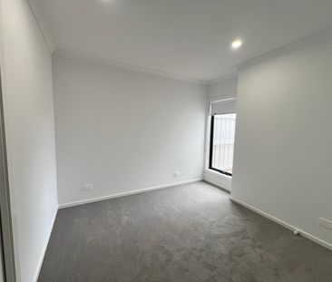 12 Ellis Dr, Diggers Rest VIC 3427 - House For Rent | Domain - Photo 4