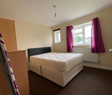 6 bedroom semi-detached house to rent - Photo 6