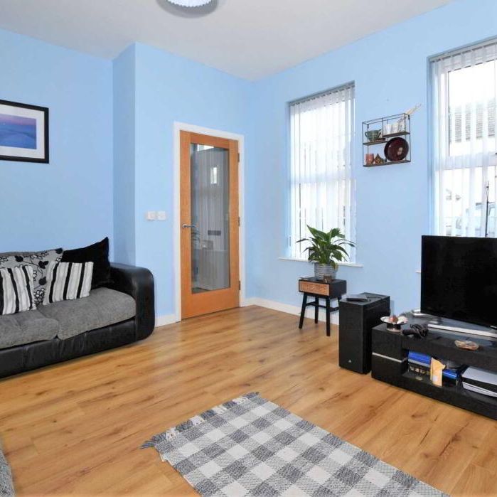 35 Lady Wallace Road, Lisburn, BT28 3WS - Photo 1