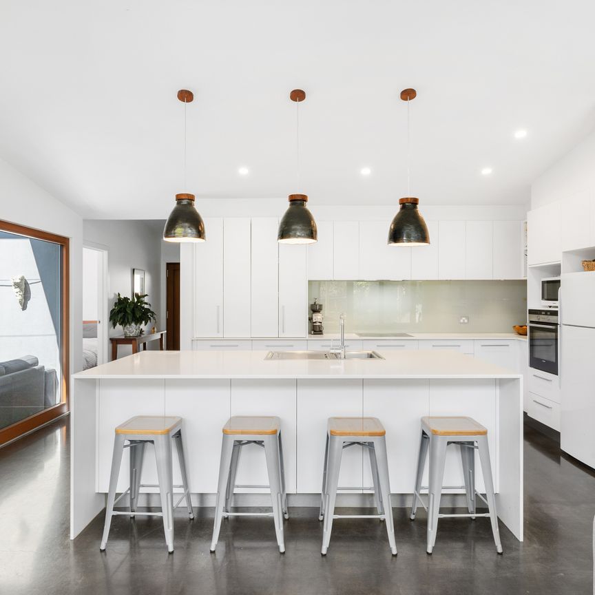 28 Gymea Street, Narrabundah ACT 2604 - House For Rent | Domain - Photo 1