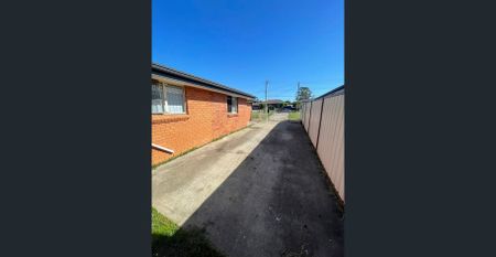 LARGE FAMILY HOME - Photo 2