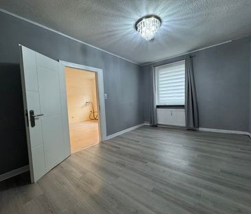 SCHADE HAUSVERWALTUNG - 2- Zimmer Wohnung mit separatem Badezimmer ... - Foto 1