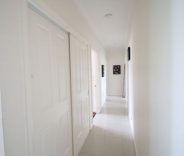 8 Gregory Place, Orange NSW 2800 - House For Rent | Domain - Photo 6