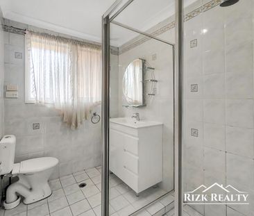 Spacious Family Home - Photo 6