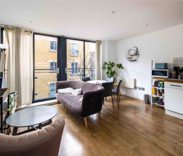 Carillon Court, E1 - Photo 4