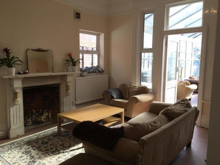 10 bedroom detached house to rent - Photo 2