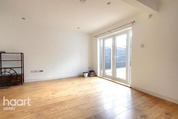 3 bedroom semi-detached house to rent - Photo 1