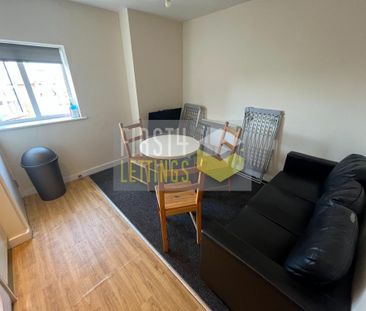 3 bedroom flat to rent - Photo 3