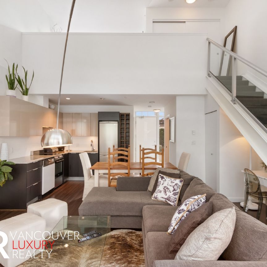 Condo in Downtown Vancouver, BC - Photo 1