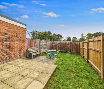 2 bedroom terraced house to rent - Photo 3