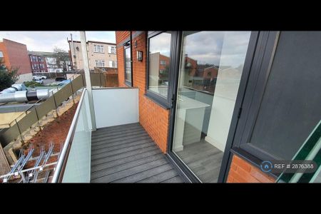 1 bedroom flat to rent - Photo 2