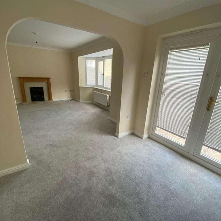 4 bedroom house to rent - Photo 1