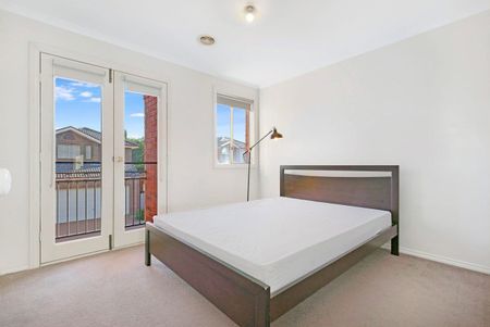 21 Ironbark Drive, Bundoora - Photo 3