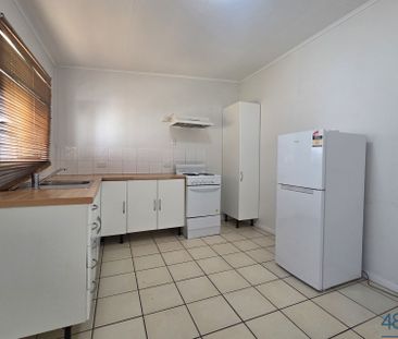 1 Bedroom Partly Furnished Unit Conveniently Located! - Photo 5