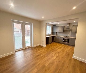 Langley Road, Branksome - Photo 3