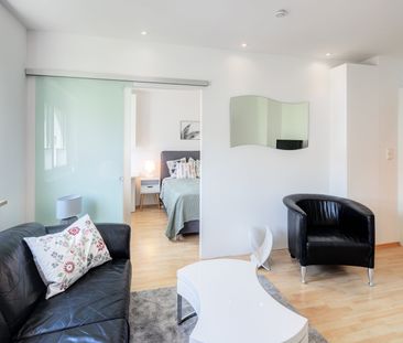 Modern 2-room apartment, near U6 Alte Heide - Photo 1