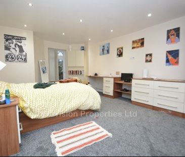 10 Bedroom Student House Headingley Leeds - Photo 2