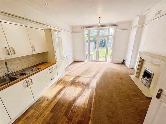 2 bedroom flat to rent - Photo 1