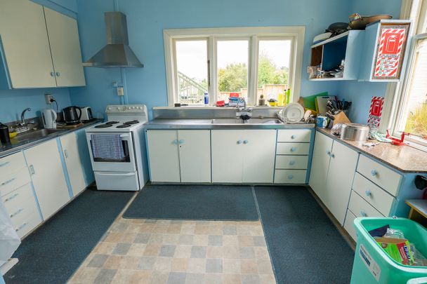 5-Bedroom Flat for Rent – Wi-Fi Included! - Photo 1