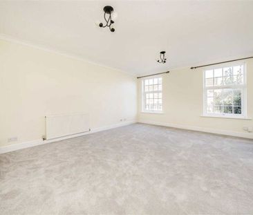 Broom Park, Teddington, TW11 - Photo 5