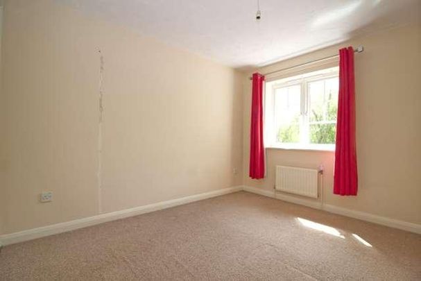 Towcester - Wonderful Bed Semi Fully Redecorated & New Carpets, NN12 - Photo 1