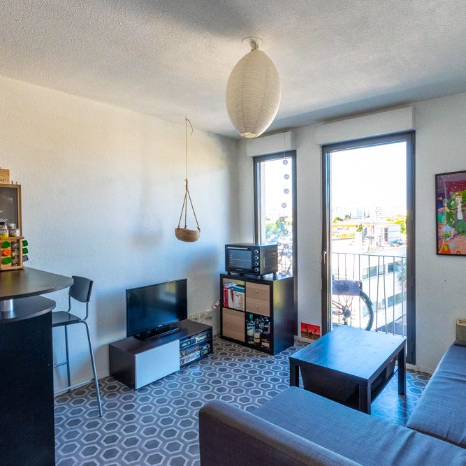 STUDIO MEUBLE avec parking en sous-sol - Photo 1