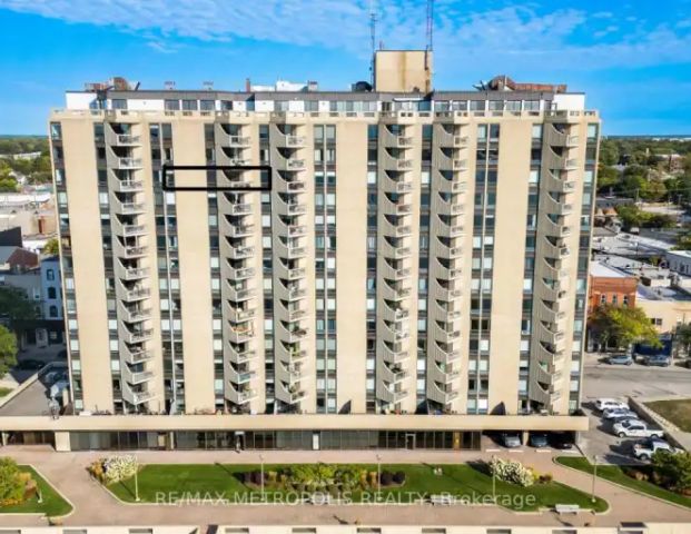 1306 - 155 FRONT STREET N | 1306 - 155 FRONT STREET N, Sarnia - Photo 1