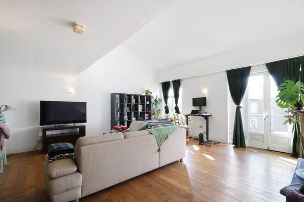 Price £2,200 pcm - Available 30/01/2026 - Part Furnished - Photo 1