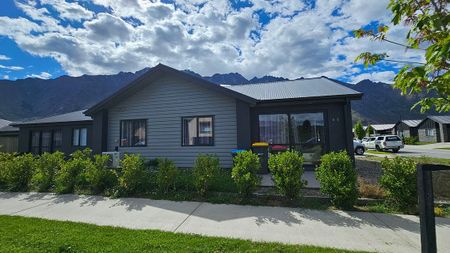 2 Queen size bedrooms + 1 bathroom (Pet friendly) - Photo 4