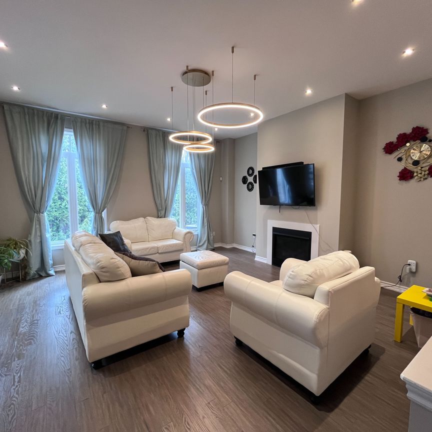 For Lease - 27 Foxtrot Lane, Ajax, Ontario - Photo 1