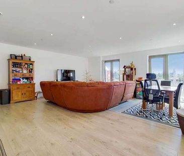 Galley House, Gallions Reach, E16 - Photo 1