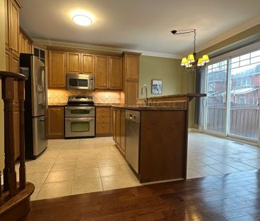 For Lease - 1 Thistle Avenue, Richmond Hill, Ontario - Photo 6