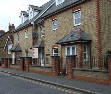 2 bedroom ground floor flat to rent - Photo 1